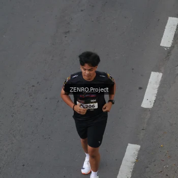 Runner Photo 1650280
