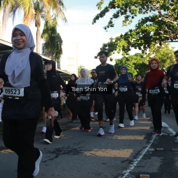 Runner Photo 1650319