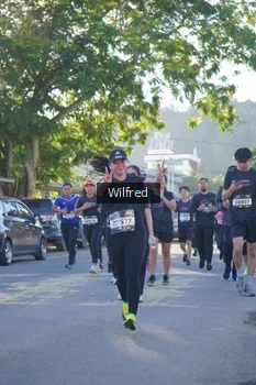 Runner Photo 1650373