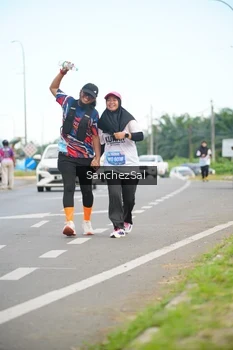 Runner Photo 1650396