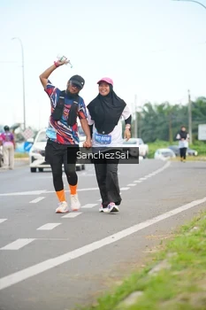 Runner Photo 1650414