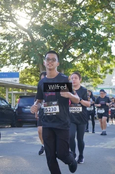 Runner Photo 1650425
