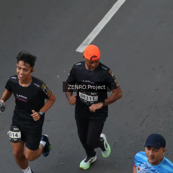 Runner Photo 1650451