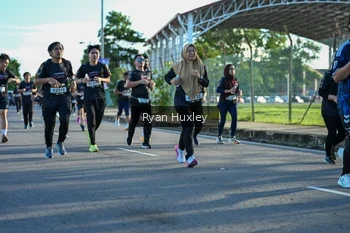 Runner Photo 1650590