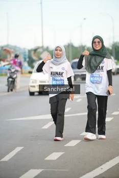Runner Photo 1650708