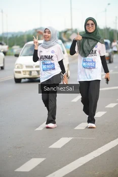 Runner Photo 1650799
