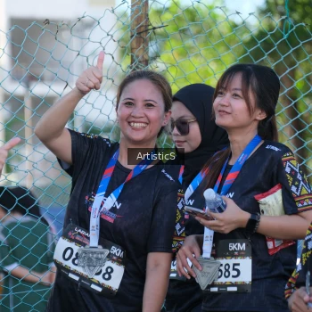 Runner Photo 1651068