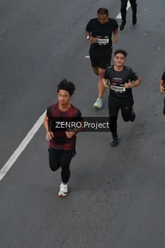 Runner Photo 1651264