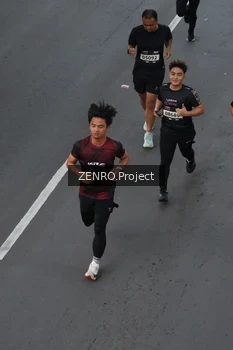 Runner Photo 1651268