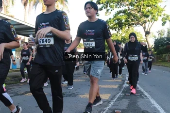Runner Photo 1651395