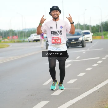 Runner Photo 1651400