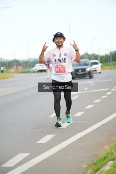 Runner Photo 1651409