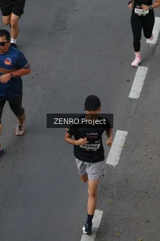 Runner Photo 1651451