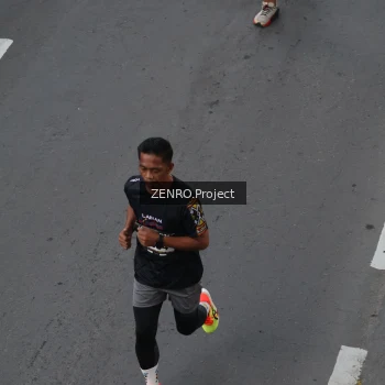 Runner Photo 1651523