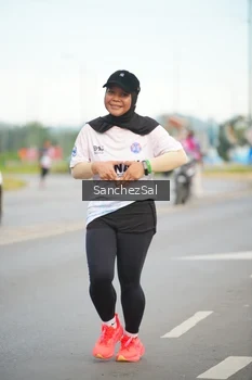 Runner Photo 1651663