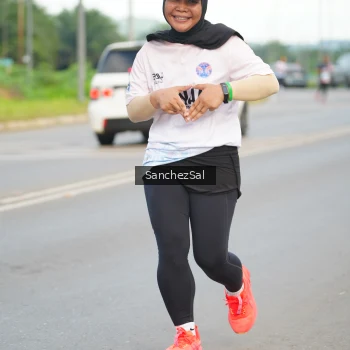 Runner Photo 1651729