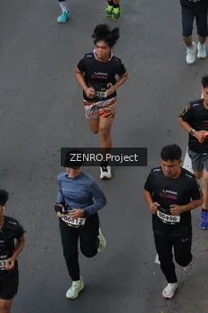 Runner Photo 1652040