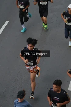 Runner Photo 1652068