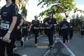 Runner Photo 1652285
