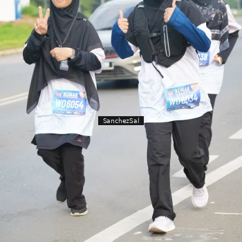 Runner Photo 1652650