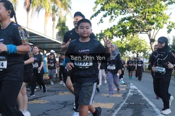 Runner Photo 1652847