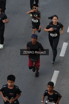 Runner Photo 1653012
