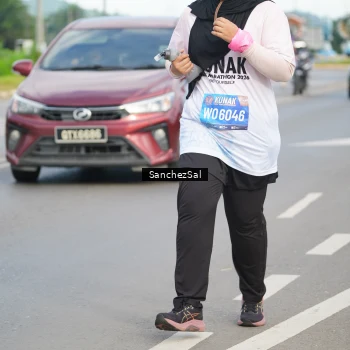Runner Photo 1653344