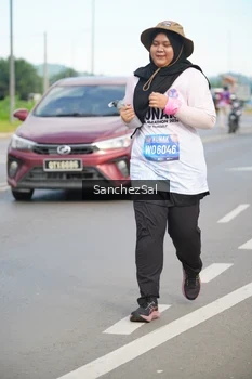 Runner Photo 1653353