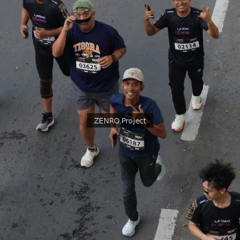 Runner Photo 1653441