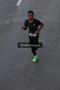 Runner Photo 1653453