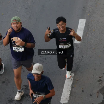 Runner Photo 1653476