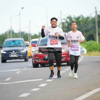 Runner Photo 1653563