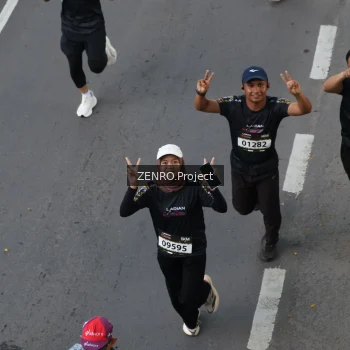 Runner Photo 1653596