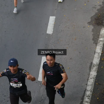 Runner Photo 1653673