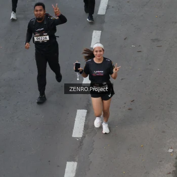 Runner Photo 1653703