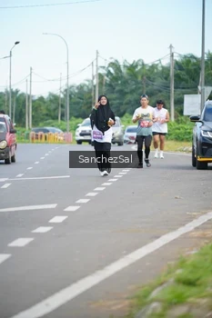 Runner Photo 1653838