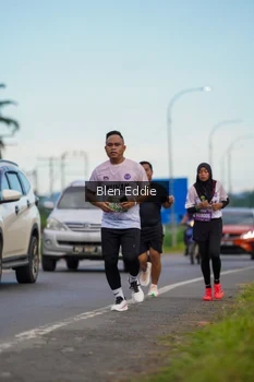Runner Photo 1656011