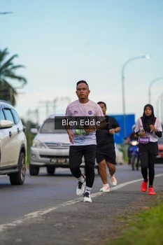 Runner Photo 1656024