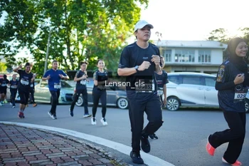 Runner Photo 1656044