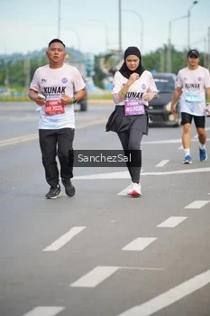 Runner Photo 1656128