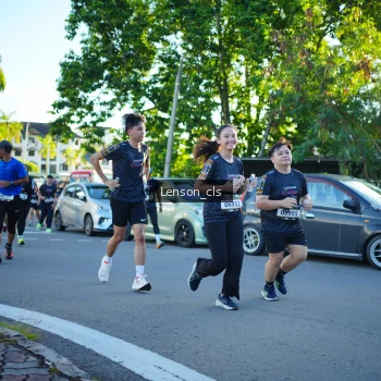 Runner Photo 1656369