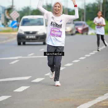 Runner Photo 1656656