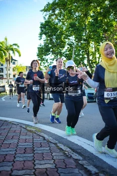 Runner Photo 1656756