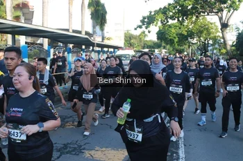 Runner Photo 1657110
