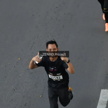 Runner Photo 1657946