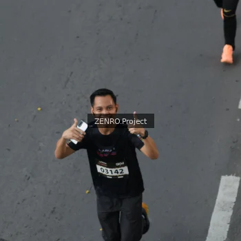 Runner Photo 1658005
