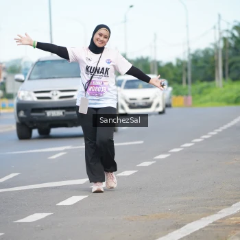 Runner Photo 1658684