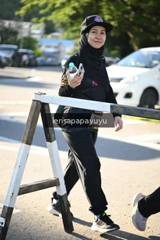 Runner Photo 1660024