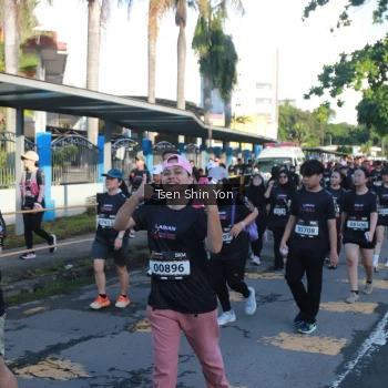 Runner Photo 1660093