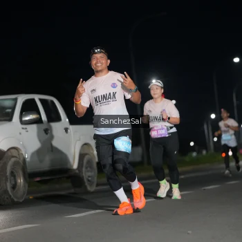 Runner Photo 1660247